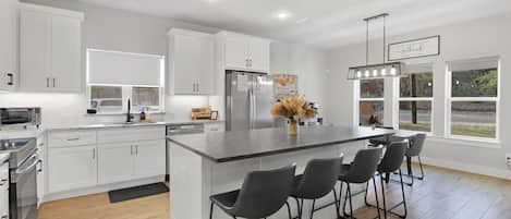 House, Multiple Beds, Garden View (1232 Diamondhead Dr) | Private kitchen