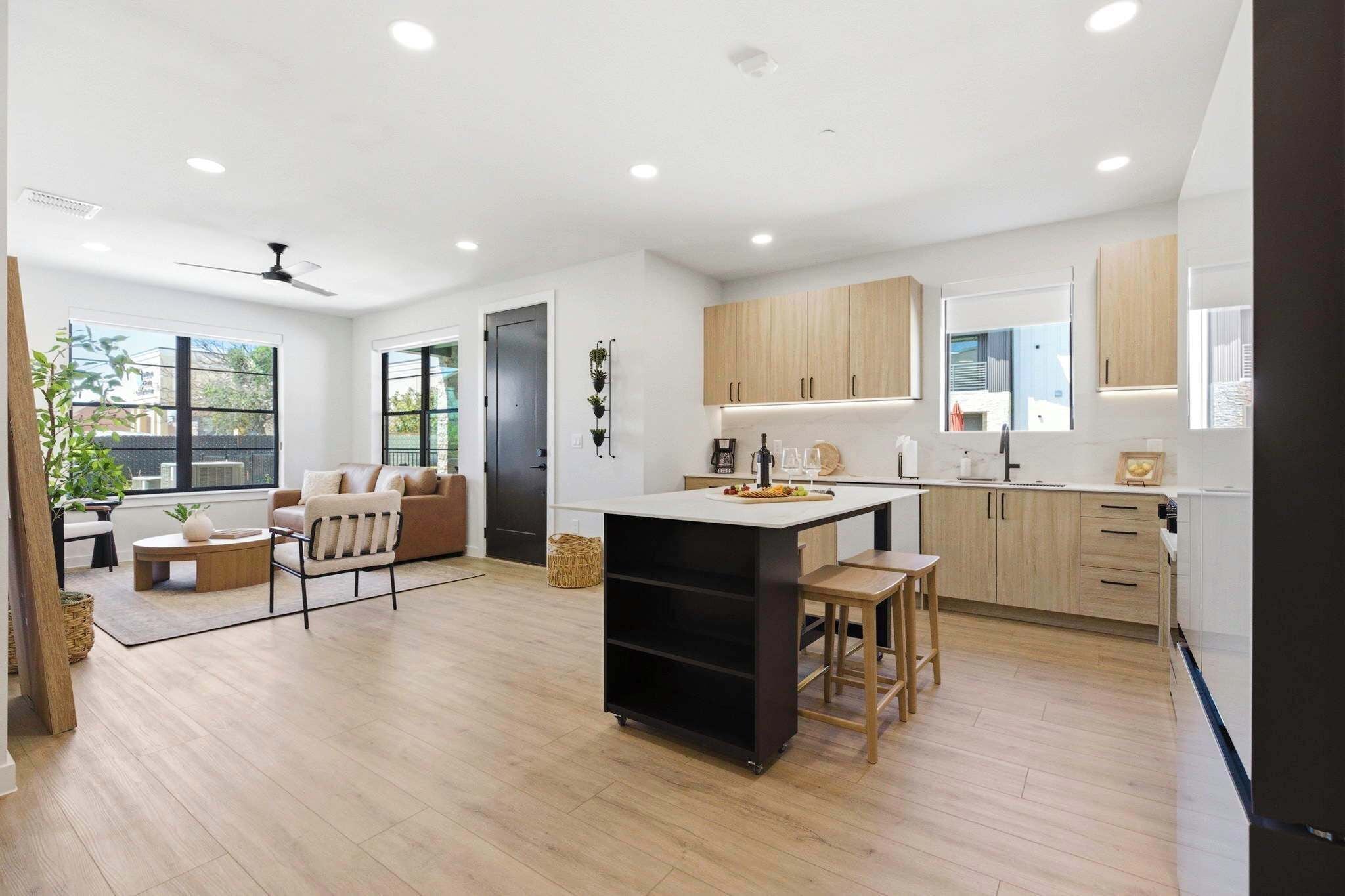 Condo, Multiple Beds, Pool View (634 Cent pky - 1110 ) | Interior