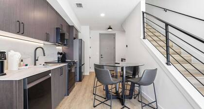 Luxe Condo Prime Location 5-star Comfort