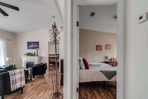 3 habitaciones, decoración personalizada y muebles diferentes