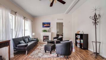 Rumah, Beberapa Tempat Tidur, patio (OAK1841-SweetRetreat) | Area keluarga