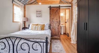 Hill Country Cabin 1