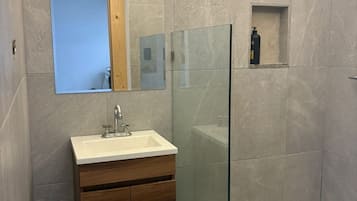 Bruser, håndklæder, Sæbe, Toiletpapir