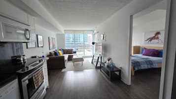 Apartment, Balcony, City View | Interior