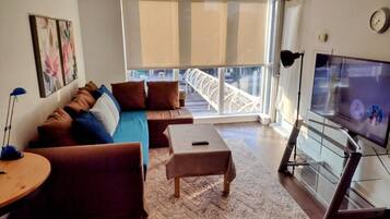 Apartment, Balcony, City View | Living area