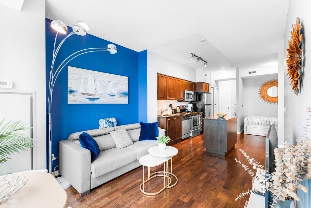 Deluxe Apartment, Balcony, City View | Living area