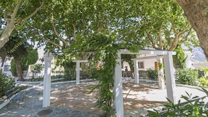 Terrace/patio - Villa Franca House | Rural Holiday Home with 1 Bedroom, Shared Pool and parking (Orgiva)