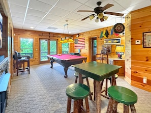 Spielezimmer