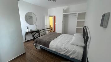 2 chambres, fer et planche à repasser, accès au Wi-Fi (inclus)