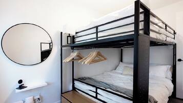 Ferros/tábuas de passar roupa, Wi-Fi, roupa de cama