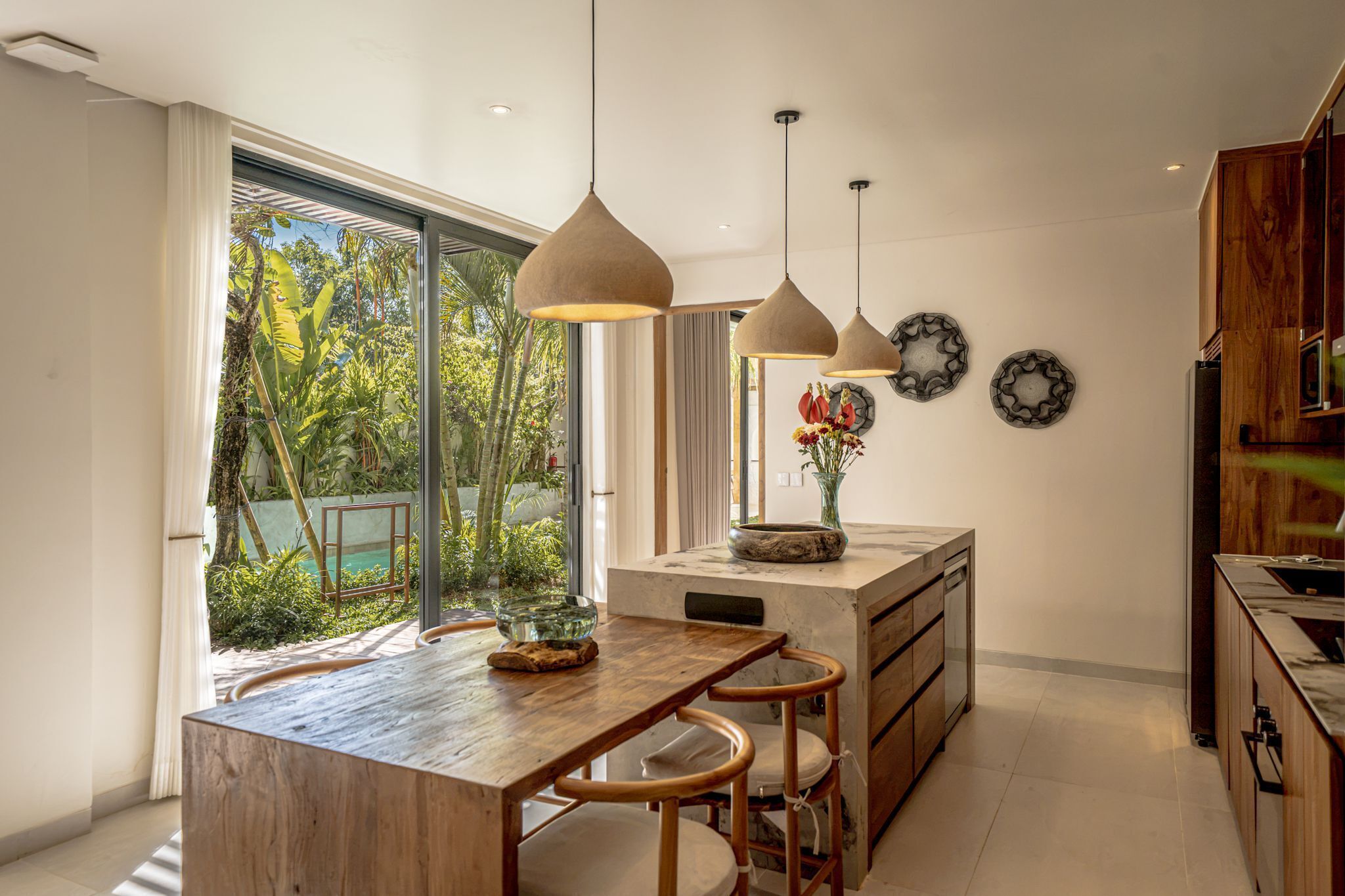 Vila Deluks, 3 kamar tidur, pemandangan kolam renang | Dapur pribadi | Lemari es, microwave, oven, dan kompor