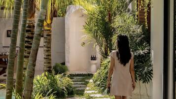 Deluxe Villa, 3 Bedrooms, Pool View | Garden view