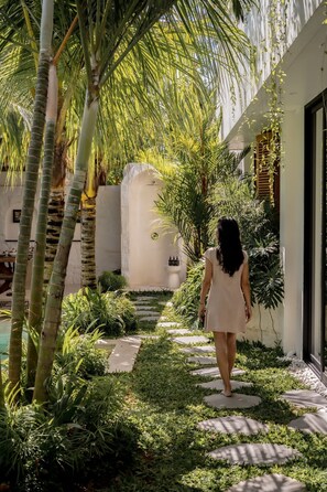 Deluxe Villa, 3 Bedrooms, Pool View | Garden view - Villa Lilou Uluwatu (Uluwatu)