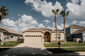 Exterior - Luxury 2 Master! Pool/Spa. Highlands Reserve. Close to Parks. (Davenport)