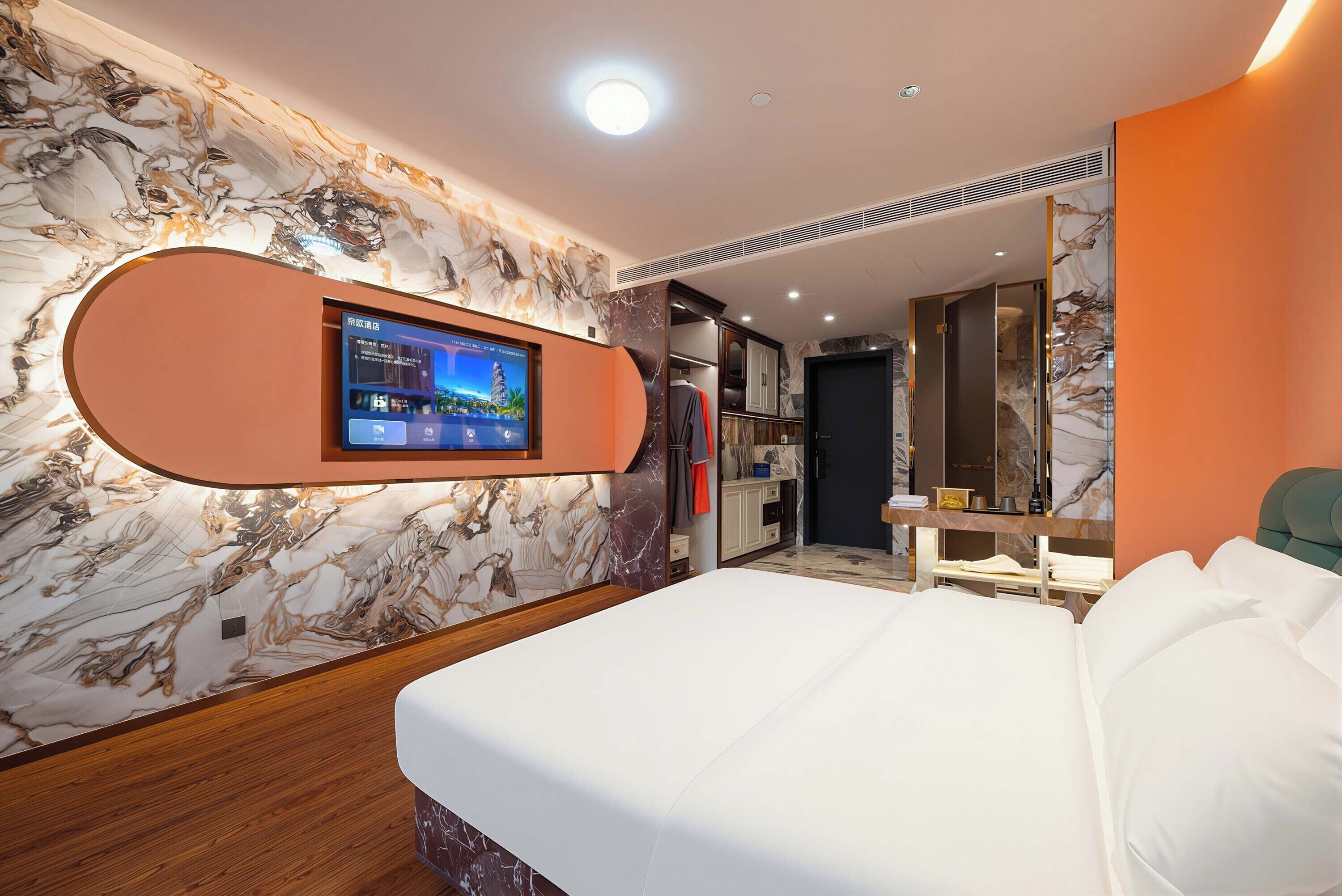 Superior Double Room, City View