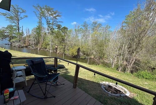Serene 2-bedroom fisherman shack in Hertford --perfect for a quiet getaway