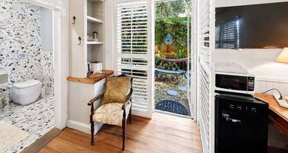 LITT2 - Mosman Oasis | Eclectic Garden Guest Room