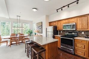 Coffee/tea maker, fridge, microwave, oven - NEW! Bright & Spacious | 2BR w/ Views, BBQ & Gear Storage (Whistler)