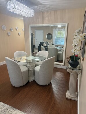 Interior - Whiterock Explorer Suite
Clean, Quiet and central location (Surrey)