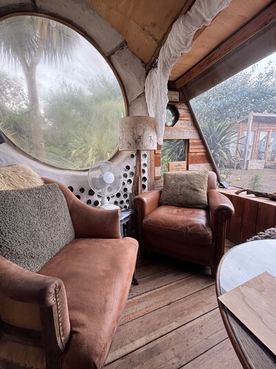 Private Cosy Cabin with sea view sleeps 2