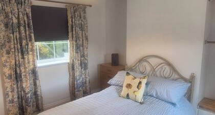 1 Bed Georgian Apartment - Garden - Pets Welcome