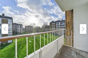 Property grounds - Cozy 2-Bed Escape in Blackheath Smart Studio (London)