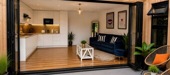 Nottingham Cabin Sleeps 4 - Free Parking & WiFi