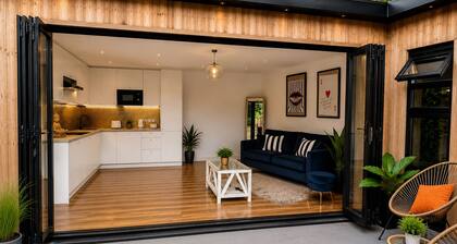 Nottingham Cabin by Tram & Country Park