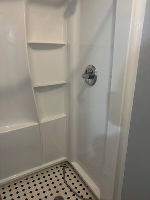 Bathroom - Cozy studio in serene Fort Myers with refreshing AC (Fort Myers)