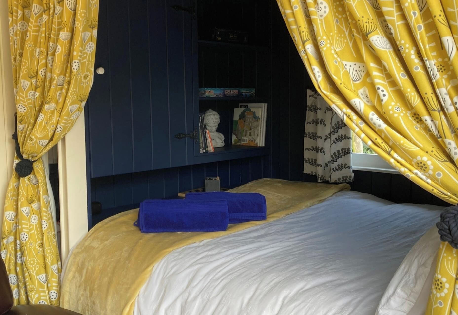 1 bedroom, iron/ironing board, bed sheets