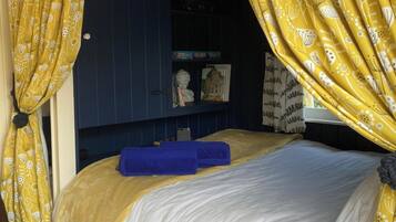 1 bedroom, iron/ironing board, bed sheets