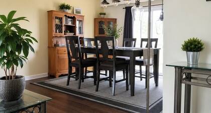 Escape to Serenity – Spacious 2-Bedroom Upper Unit