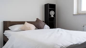 Iron/ironing board, WiFi, bed sheets