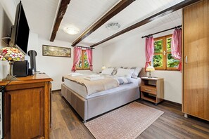 Free WiFi, bed sheets - Grandpa's House With Pool, Gornja Stubica, Croatia (Gornja Stubica)