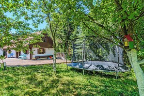 Children’s area - Grandpa's House With Pool, Gornja Stubica, Croatia (Gornja Stubica)