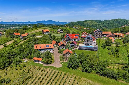 Grandpa's House With Pool, Gornja Stubica, Croatia