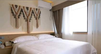 Chongqing Justom Family Apartment Hotel