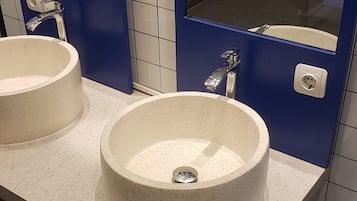 Standard-Einzelzimmer, Stadtblick | Badezimmer