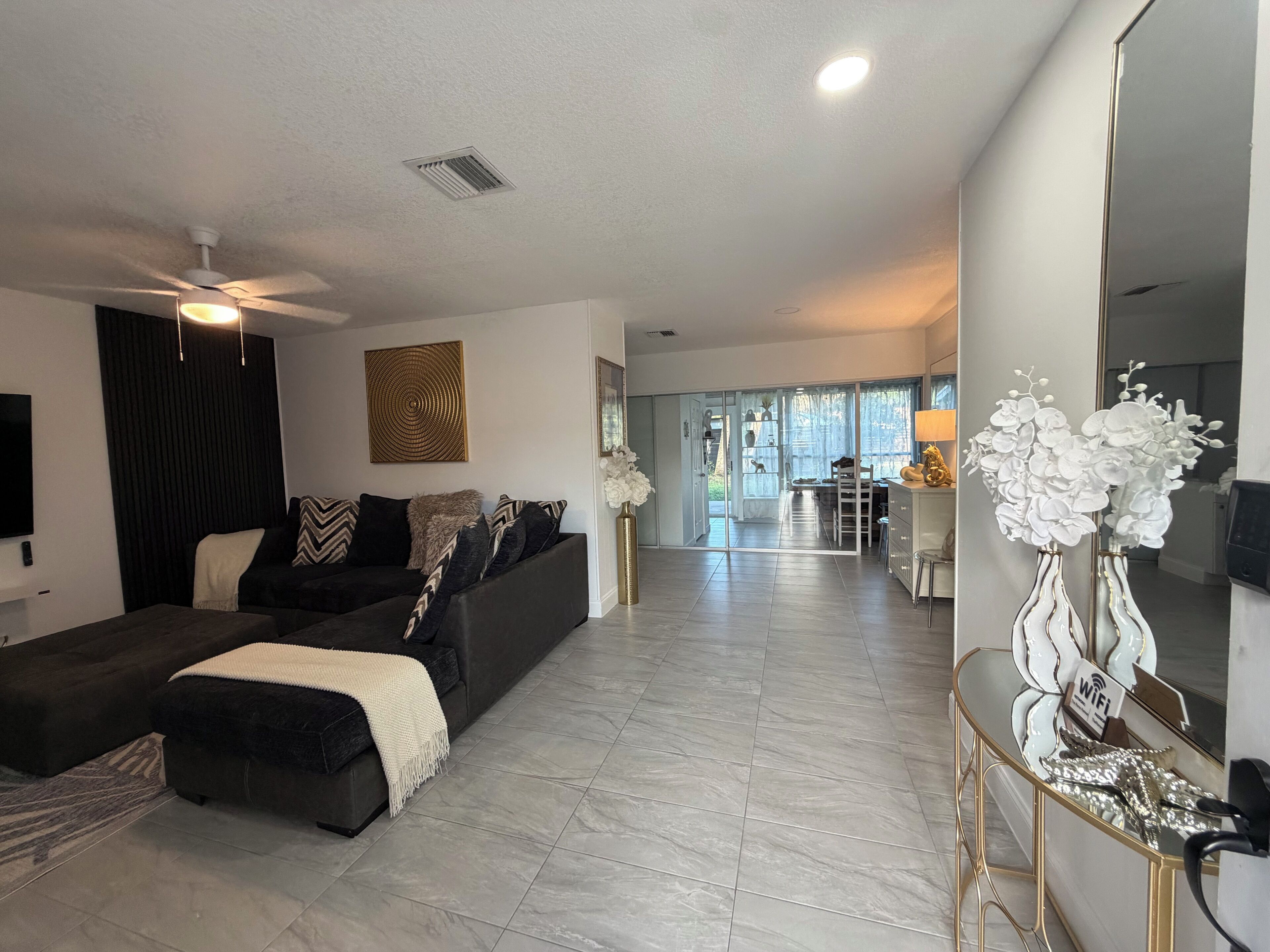 Cozy 2-bedroom House In Charming Palm Bay Near I95 - Palm Bay, FL