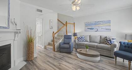 D'Town Bay St Louis Cozy Condo -Sleeps 6