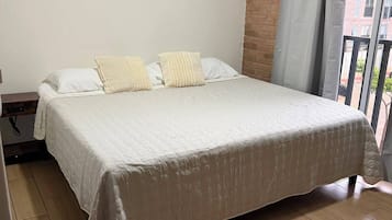 Iron/ironing board, internet, bed sheets