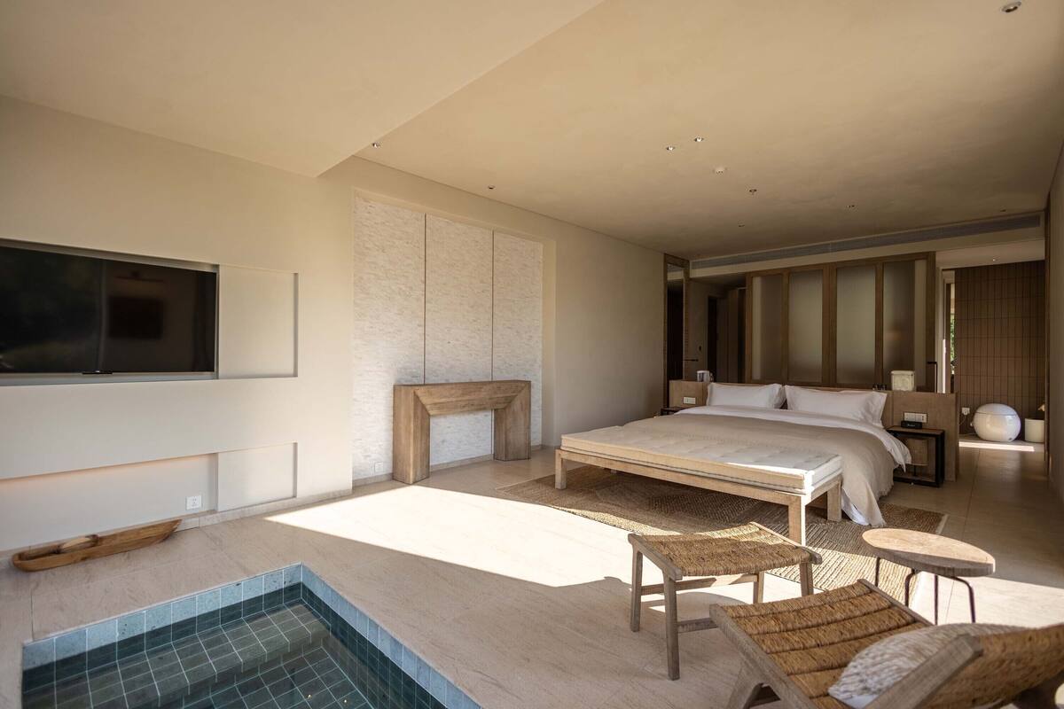 Superior Double Room, Lake View | Desk, laptop workspace, blackout drapes, free WiFi