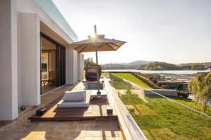 Suite familiar, vistes al llac | Terrassa o pati