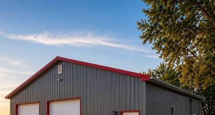 2BR Shouse Retreat Near Missouri River, Pet Friendly + Heated Shop