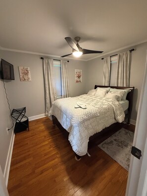 2 bedrooms, WiFi, bed sheets - Cozy 2-bedroom farmhouse in tranquil Baxter (Baxter)