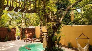 5 outdoor pools
