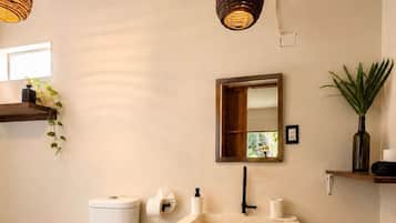 Standard Double Room | Bathroom | Bathtub, towels, soap, toilet paper