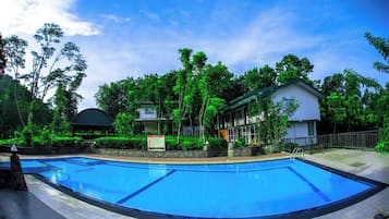Piscine extérieure