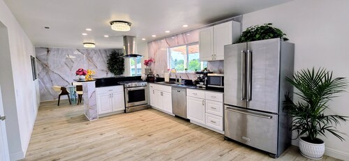 Spacious Home & Premium Comforts close to everything, minutes to Carmel