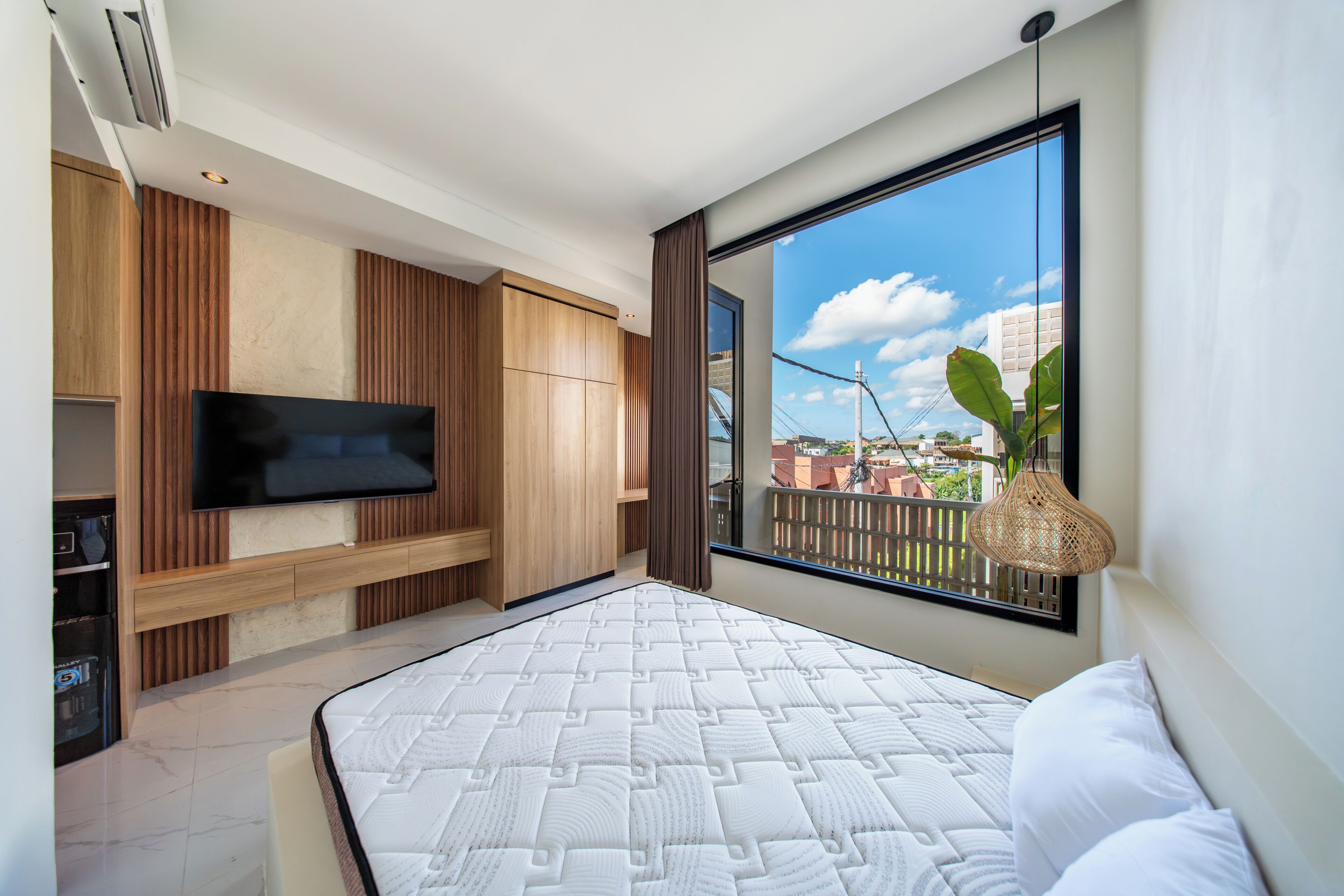 Comfort Apartment, 1 Queen Bed, Air conditioning | In-room safe, desk, laptop workspace, free WiFi